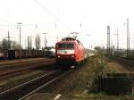 120 149-0 mit IR-zug auf Bahnhof Lengerich am 23-4-2001.