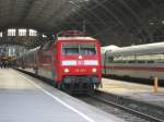 120 120-1 steht am 02.04.11 mit dem IC 1958 nach Stuttgart im Leipziger Hbf.