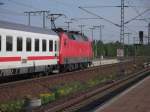 IC 2259 von Kln Hbf nach Leipzig Hbf durchfhrt hier den Bahnhof Leipzig/Messe.Aufgenommen am 06.05.2011 in Leipzig