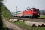 120 102-9 mit IC 2259 Kln Hbf - Leipzig Hbf hier kurz vor Altenbeken, 29.04.2011.