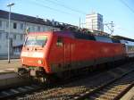 120 141-7 steht mit dem IC 2052 nach Saarbrcken am 30.05.2011 in Kaiserslautern Hbf