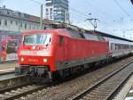 120 123-5 steht mit dem IC 2054 nach Saarbrcken am 14.06.2011 in Kaiserslautern Hbf