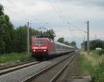 Im 120er-Sandwich durchfhrt der IC 2209 am 18.Juni 2011 den Bahnhof Leipzig-Miltitz. Gezogen von 120 124 und Schlusslok 120 110.