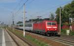 120 130-0 raste am 06.07.2011 mit dem EC 249  Wawel  (Lneburg -> Krakow Glowny) durch Rathenow.