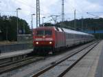 Statt einer 101 bespannte am 26.Juli 2011 eine 120er den IC 2213 Binz-Stuttgart,so kam 120 118 mit dem IC in Bergen/Rgen an.