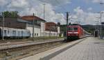 Die DB 120 114-4 mit EC nach Stuttgart, hier bei einfahrt von Bf Rottweil am 04.08 2011.