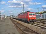 120 146-6 zieht den IC 2054 Frankfurt (Main) - Saarbrcken am 16.08.2011 aus Kaiserslautern HBf