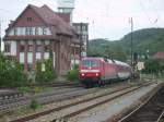 120 115 mit Autoreisezug in Weinheim.