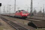 120 135-9 am 01.03.2013 mit IC 2005 in Offenburg.