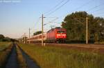 120 145-8 mit dem CNL 450 von Berlin Sdkreuz nach Paris Est, bei Rathenow.