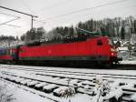 120 157 steht am 07.Dezember 2013 mit dem PF 2772 von Nrnberg nach Dresden im Bahnhof Kronach.