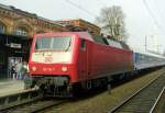120 136 mit IR 2183 (Fredericia–Hannover) am 31.03.1999 in Uelzen