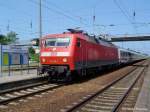 BR120 115 mit IC2103 von Stralsund nach Frankfurt/Main im Greifswalder Hbf am 02.06.03.