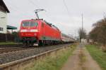 120 159-9 schiebt einen IC in Richtung Bebra aus Bad Hersfeld kommend. Aufgenommen am 16.11.2013 in Ludwigsau-Friedlos.