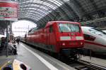 Am 22.06.2014 stand 120 132-6 mit einem InterCity in Frankfurt (Main) Hbf.