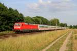 120 127-6 mit IC am Abend den 29.06.2015 bei Woltorf