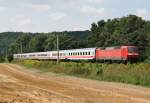 120 138 mit IC 2158 (Dresden Hbf–Frankfurt Flughafen) am 15.08.2013 zwischen Naumburg (Saale) und Bad Ksen