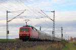 120 131-8 DB zieht den IC2300 bei Lichtenfels am 10.11.2015.