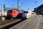 In letzter Sekunde schob sich  Lutherstadt Wittenberg  als verspäteter ICE 650(Berlin Gesundbrunnen - Köln Hbf) in den Weg und verdeckte so die 120 119-3 mit ihrem IC 2011 (Düsseldorf Hbf - Tübingen Hbf) (16.02.2016)