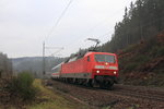 120 138-3 DB mit dem IC 2300 bei Steinbach im Frankenwald am 03.12.2015.