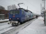 ZDF 120 151 schob am 18.Januar 2010 den IC 2377 Binz-Frankfurt/Main aus den Bahnhof von Bergen/Rgen.