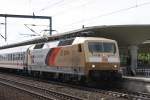 120 159 zog am 30.05.2010 den IC 1924 von Frankfurt nach Berlin hier in Wolfsburg HBF