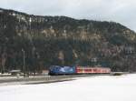 120 151 (ZDF express) mit RE 30605 vor Farchant (25.03.2006)