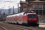 RE10916 (RSX) von Siegen nach Aachen Hbf mit Schulok 120 208-4 beim Halt in Dren, 2.4.11