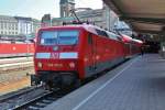 Bild 067:
Am 09.04.2015 schob die 120 116-9, die jetzt bei DB Regio unter ihrer neuen Nummer 120 201-9 eingesetzt wird, einen RE 1 von Hamburg nach Rostock. Hier zu sehen ist die Lok beim Halt in Hamburg Hbf