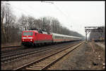 DB 120131 fährt hier am 18.03.2006 mit einem Intercity in Richtung Münster um 17.08 Uhr durch den Bahnhof Natrup Hagen.
