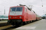 15. Mai 1994 Bahnhof Freilassing: Lok 120 109-4 vor IC 2082  Königssee  nach Hamburg. Den Zielbahnhof Altona soll er 18:42 erreichen. 