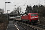 Nachschuss auf 120 113-6 am 08.02.2015, als sie einen ICE-Ersatzzug durch Schallstadt gen Basel schob.
