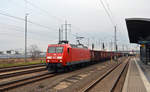 145 079 erreichte mit einem gemischten Güterzug am 19.12.17 den Bahnhof Bitterfeld.