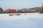 145 033-7 mit einem gemischten Güterzug bei Edlhausen Richtung Regensburg, 21.01.2017