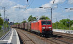 145 048 schleppte am 28.04.18 einen gemischten Güterzug vom Rbf Seddin kommend durch Saarmund Richtung Schönefeld.