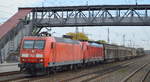 DB Cargo AG [D] mit  145 042-8  [NVR-Nummer: 91 80 6145 042-8 D-DB] mit  187 110  [NVR-Nummer: 91 80 6187 110-2 D-DB] und gemischtem Güterzug am Haken Richtung Seddin am 22.10.19 Durchfahrt Bf.