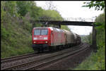 145026 erreicht hier am 17.4.2007 um 15.44 Uhr mit einem Güterzug in Richtung Osnabrück den Ortsrand von Hasbergen.