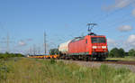 Am Morgen des 11.07.20 führte 145 046 einen gemischten Güterzug durch Braschwitz Richtung Köthen.