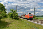 145 049 mit einem gemischten Güterzug bei Eggolsheim Richtung Nürnberg, 29.05.2020