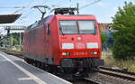 DB Cargo AG [D] mit ihrer  145 016-2  [NVR-Nummer: 91 80 6145 016-2 D-DB] am 29.06.23 Durchfahrt Bahnhof Lutherstadt Wittenberg-Piesteritz.