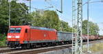 DB Cargo AG [D] mit ihrer  145 080-8  [NVR-Nummer: 91 80 6145 080-8 D-DB] und einem gemischten Güterzug am 20.07.23 Höhe Bahnhof Leipzig-Thekla.