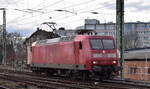 DB Cargo AG, Mainz mit ihrer  145 045-1  (NVR:  91 80 6145 045-1 D-DB ) am 24.02.24 Vorbeifahrt Bahnhof Magdeburg Neustadt.
