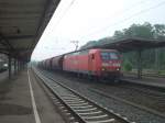 145 009 (DB Cargo9 fhrt am 31.05.2008 langsam an das rot zeigende Signal in Kreiensen heran.