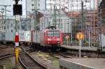 145 033 durchfhrt am 09.05.09 den Hbf Hannover mit einem Containerzug.