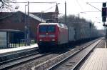 145 030 durchfhrt am 30.03.10 mit einem Containerzug Burgkemnitz Richtung Wittenberg.