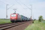 145 043-6 mit einem Containerzug in Neuss-Allerheiligen am 29.05.2010