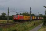 145 051-9 mit einem Containerzug in Nauheim am 03.08.2010