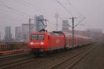 145 042-8 mit dem RE 4 nach Dortmund in Dsseldorf-Hamm am 21.01.2011