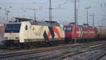 482 009 und 145 CL011 stehen kalt am 14.1.06 in Worms .