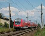 Der RE 29720 von Dresden Hbf nach Leipzig Hbf hat am 27.Juli 2011 den Bahnhof Leipzig-Engelsdorf verlassen und rast nun seinem Endbahnhof  Leipzig Hbf  entgegen.